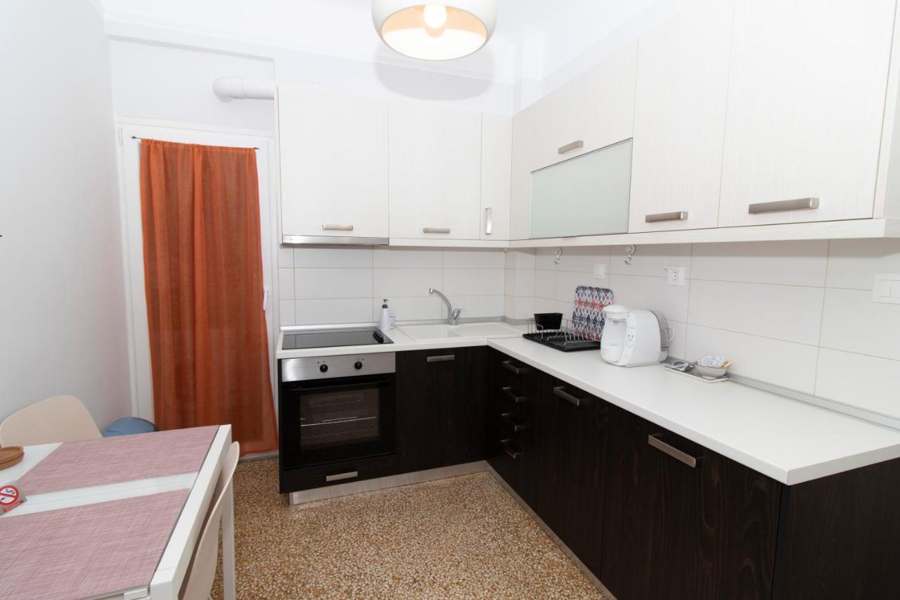 Large, Sunny, Modern Apartment Fully Renovated, Next To Agia Sofia テッサロニキ エクステリア 写真