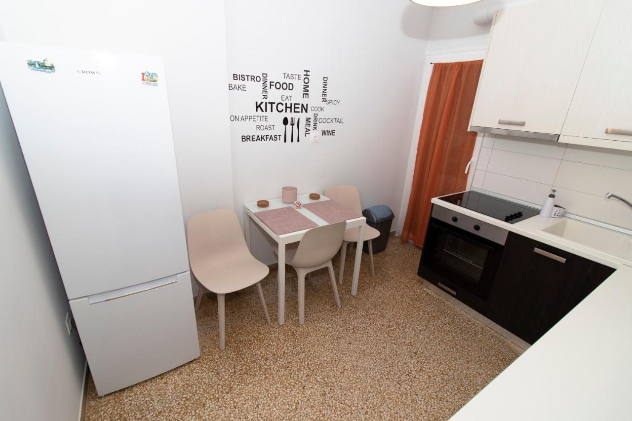 Large, Sunny, Modern Apartment Fully Renovated, Next To Agia Sofia テッサロニキ エクステリア 写真