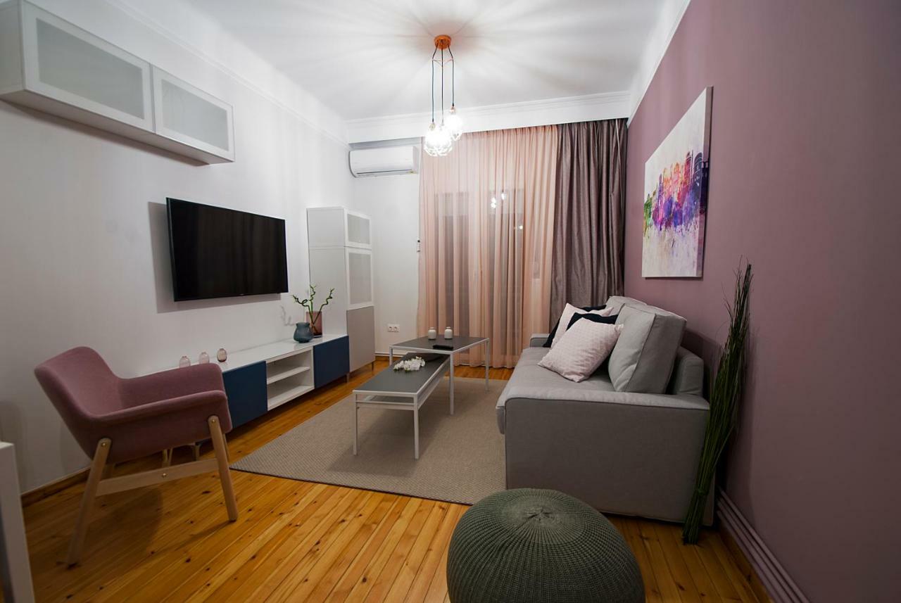 Large, Sunny, Modern Apartment Fully Renovated, Next To Agia Sofia テッサロニキ エクステリア 写真