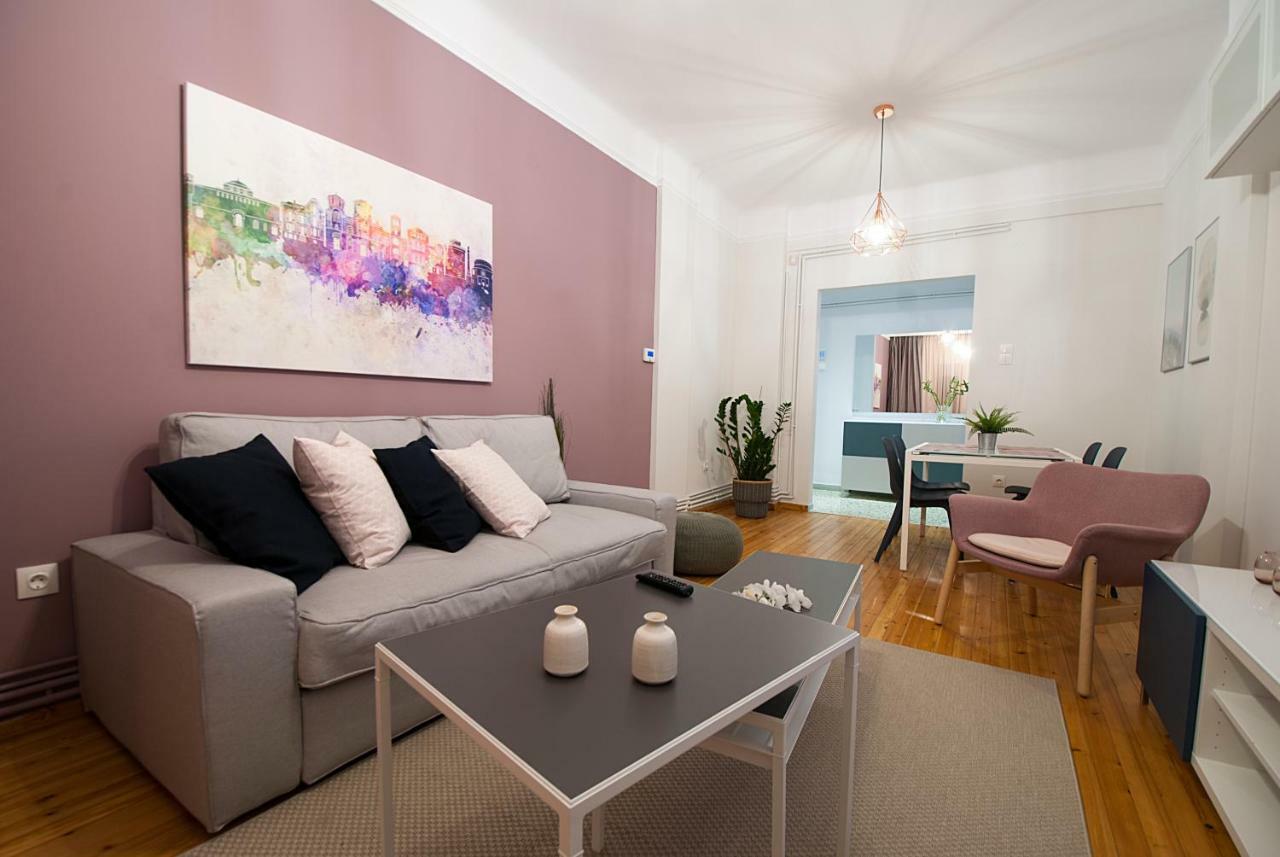 Large, Sunny, Modern Apartment Fully Renovated, Next To Agia Sofia テッサロニキ エクステリア 写真