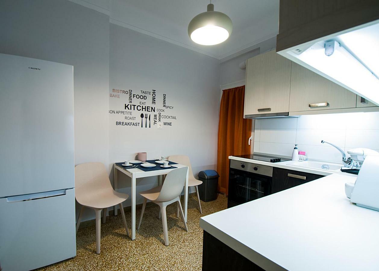Large, Sunny, Modern Apartment Fully Renovated, Next To Agia Sofia テッサロニキ エクステリア 写真