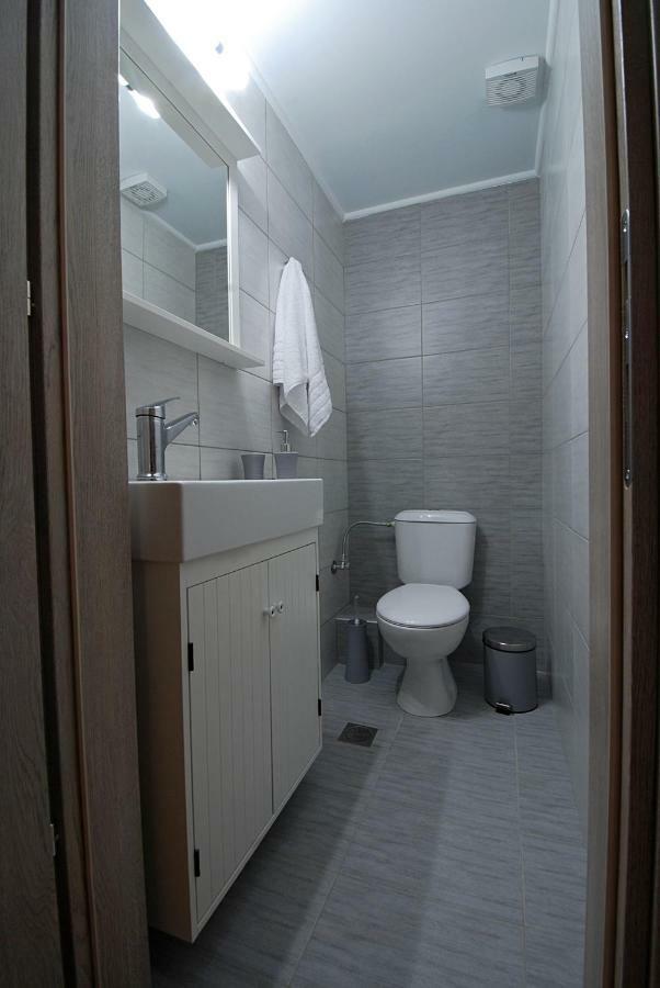 Large, Sunny, Modern Apartment Fully Renovated, Next To Agia Sofia テッサロニキ エクステリア 写真